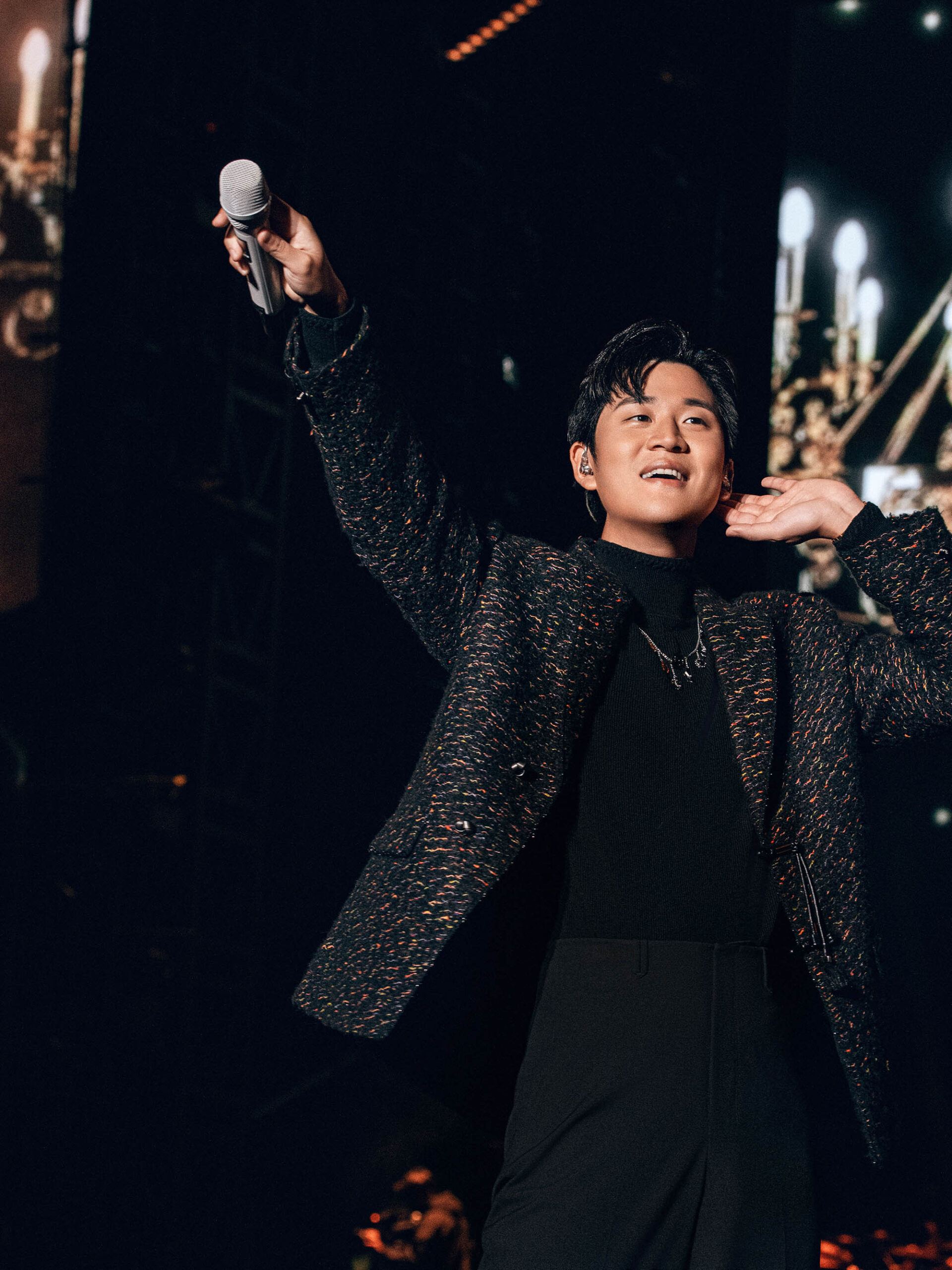 周興哲上海站化身公益行動派 籲現場捐款點亮「愛的星空」 | 索引新聞 INDEX News