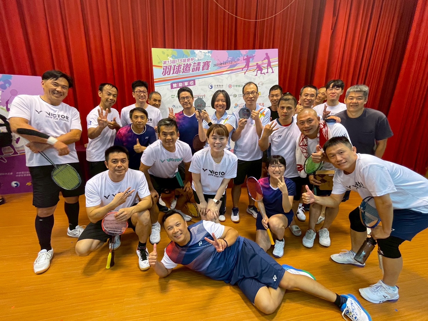 2桃園機場公司榮獲百大永續典範企業獎，舉辦包括羽球邀請賽等多項活動，展現永續自治成果。