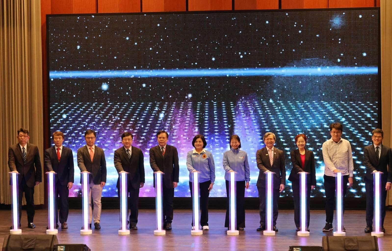 雲縣府榮獲2025雙軸轉型金恆獎「雙軸創新治理獎」為非六都唯一獲獎縣市 整合數位與施政樹立永續治理典範 | 索引新聞 INDEX News 雲縣府榮獲2025雙軸轉型金恆獎「雙軸創新治理獎」為非六都唯一獲獎縣市 整合數位與施政樹立永續治理典範 | 索引新聞 INDEX News