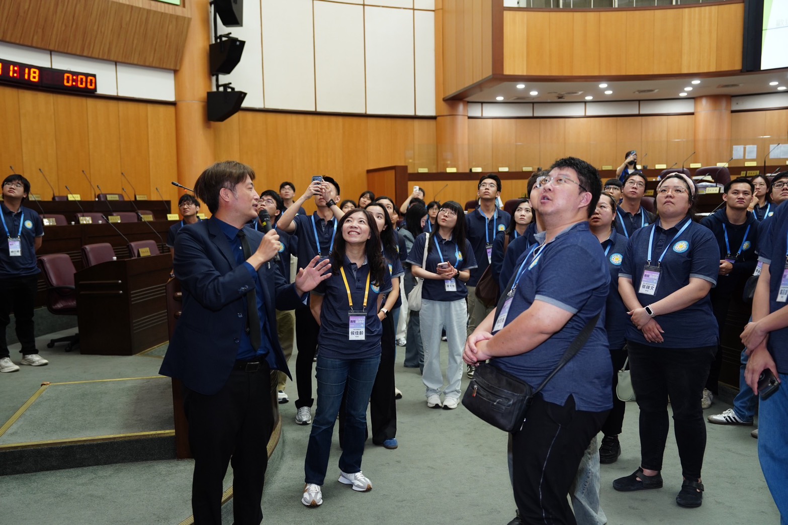4.第七屆青年諮詢委員參訪議事堂 0 0