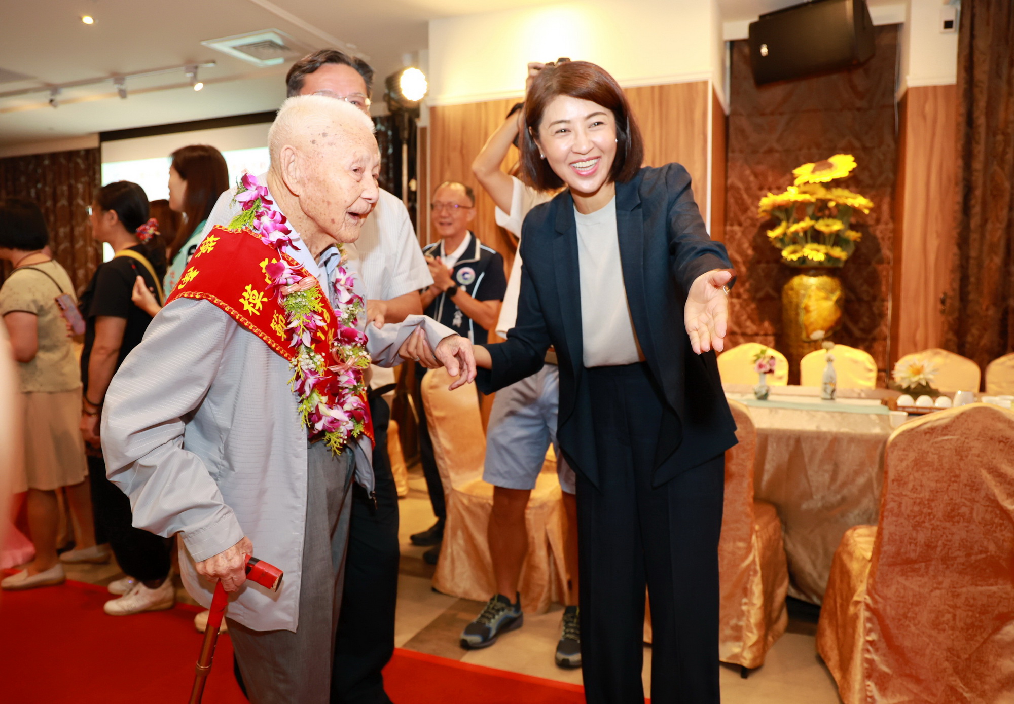 相關圖片1-許縣長表揚模範父親  肯定感謝付出和貢獻
